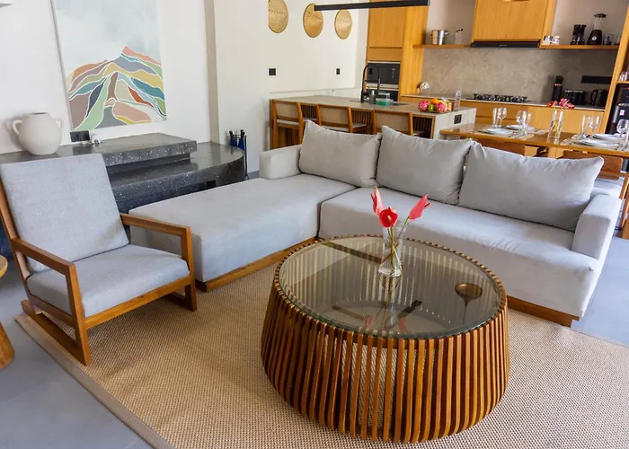 Lux Seis 3br *
