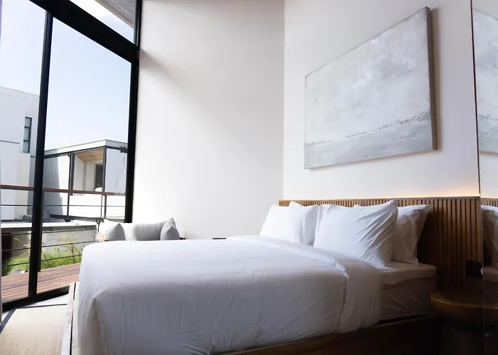 Lux Seis 3br